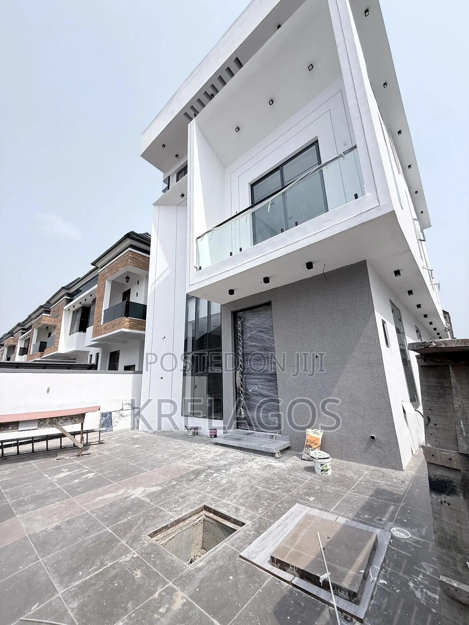 5bdrm Duplex in Lekki County, Ikota for sale in Ikota