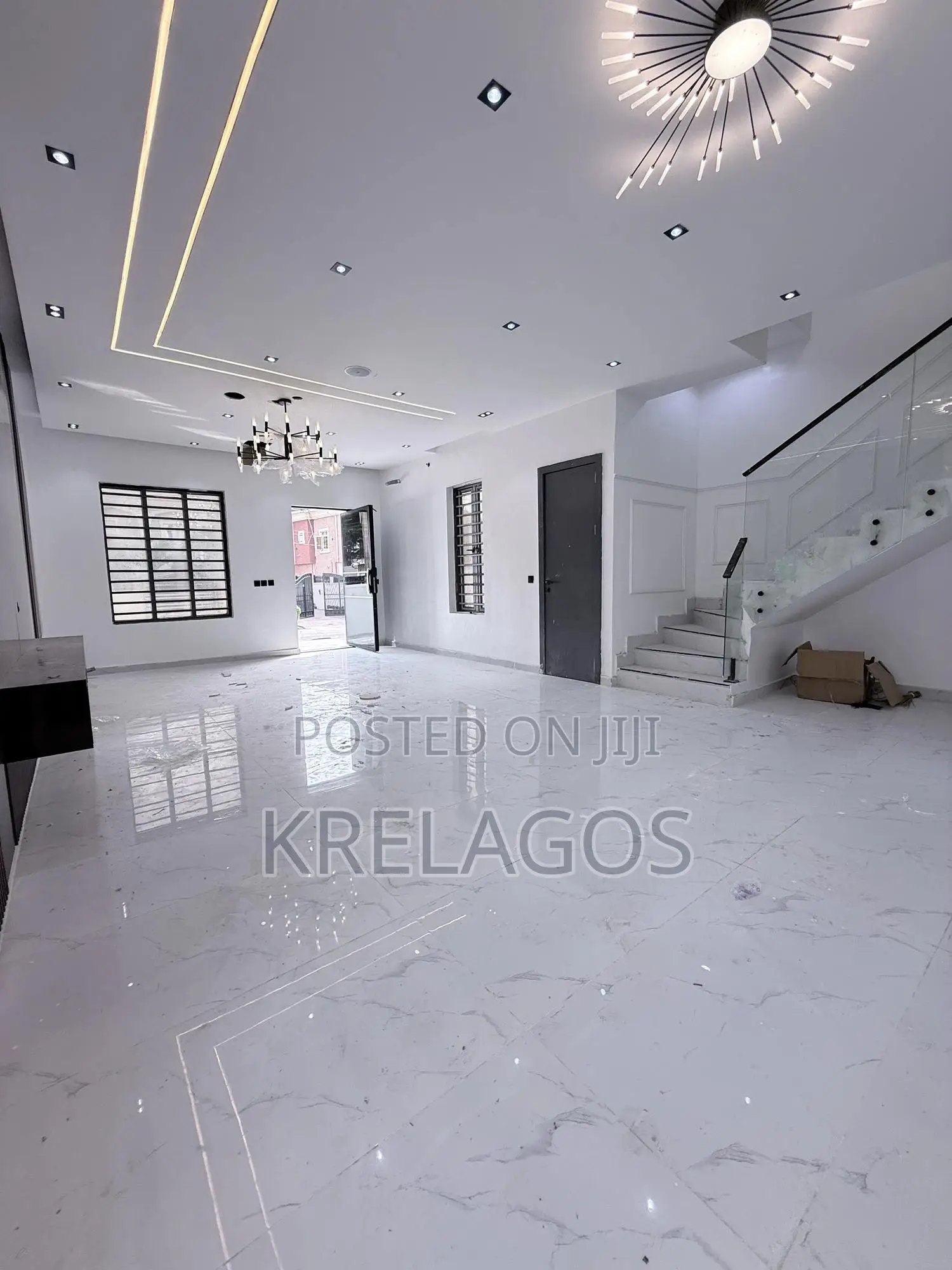 5bdrm Duplex in Lekki County, Ikota for sale in Ikota