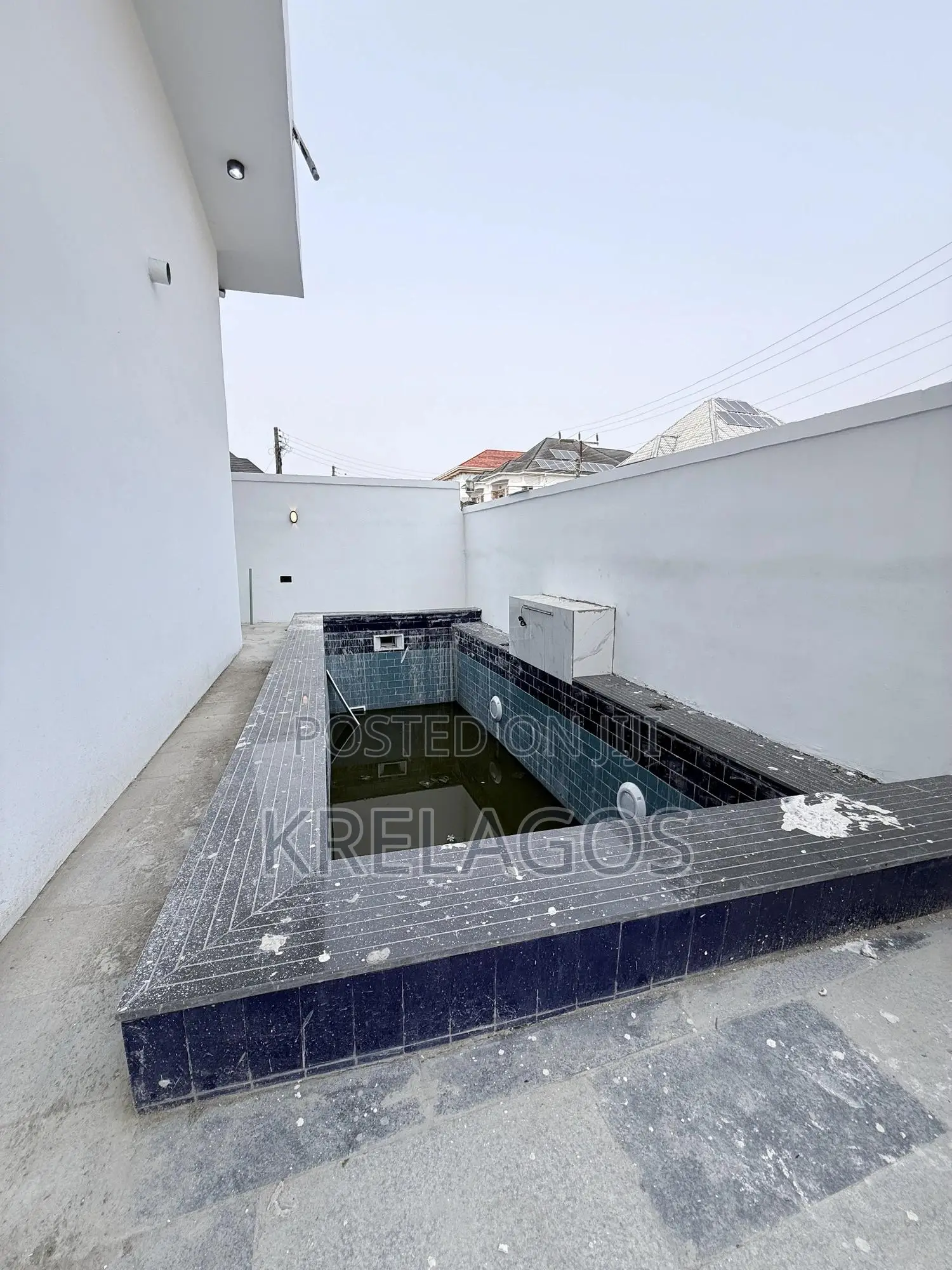 5bdrm Duplex in Lekki County, Ikota for sale in Ikota