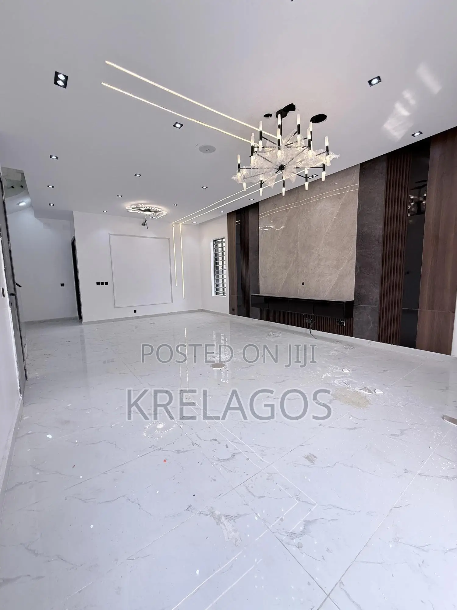 5bdrm Duplex in Lekki County, Ikota for sale in Ikota