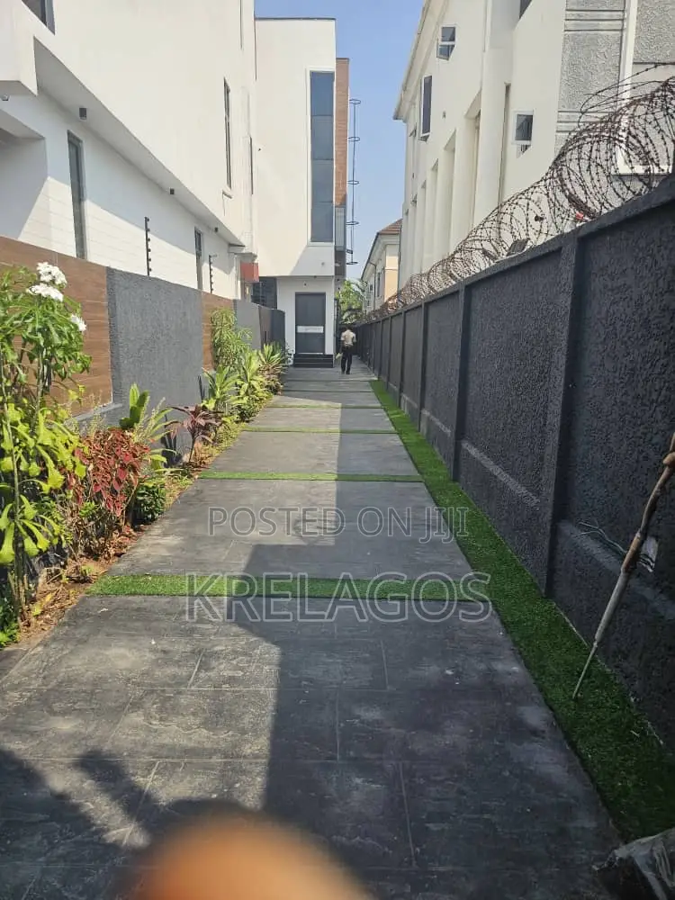 5bdrm Duplex in Lekki Phase for rent in Lekki Phase 1