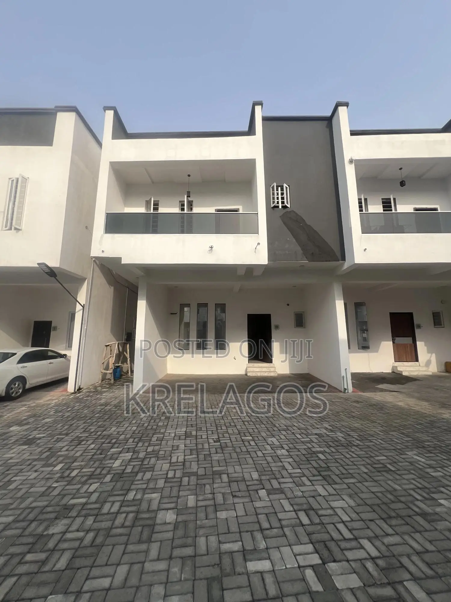 4bdrm Duplex in Lekki County, Ikota for sale in Ikota
