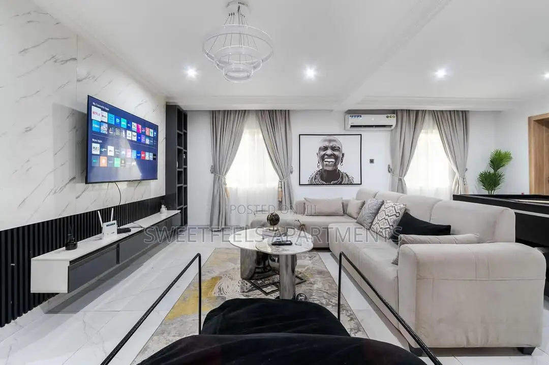 Beautiful 2 Bedroom Apartment With Snooker Board in Lekki Phase 1