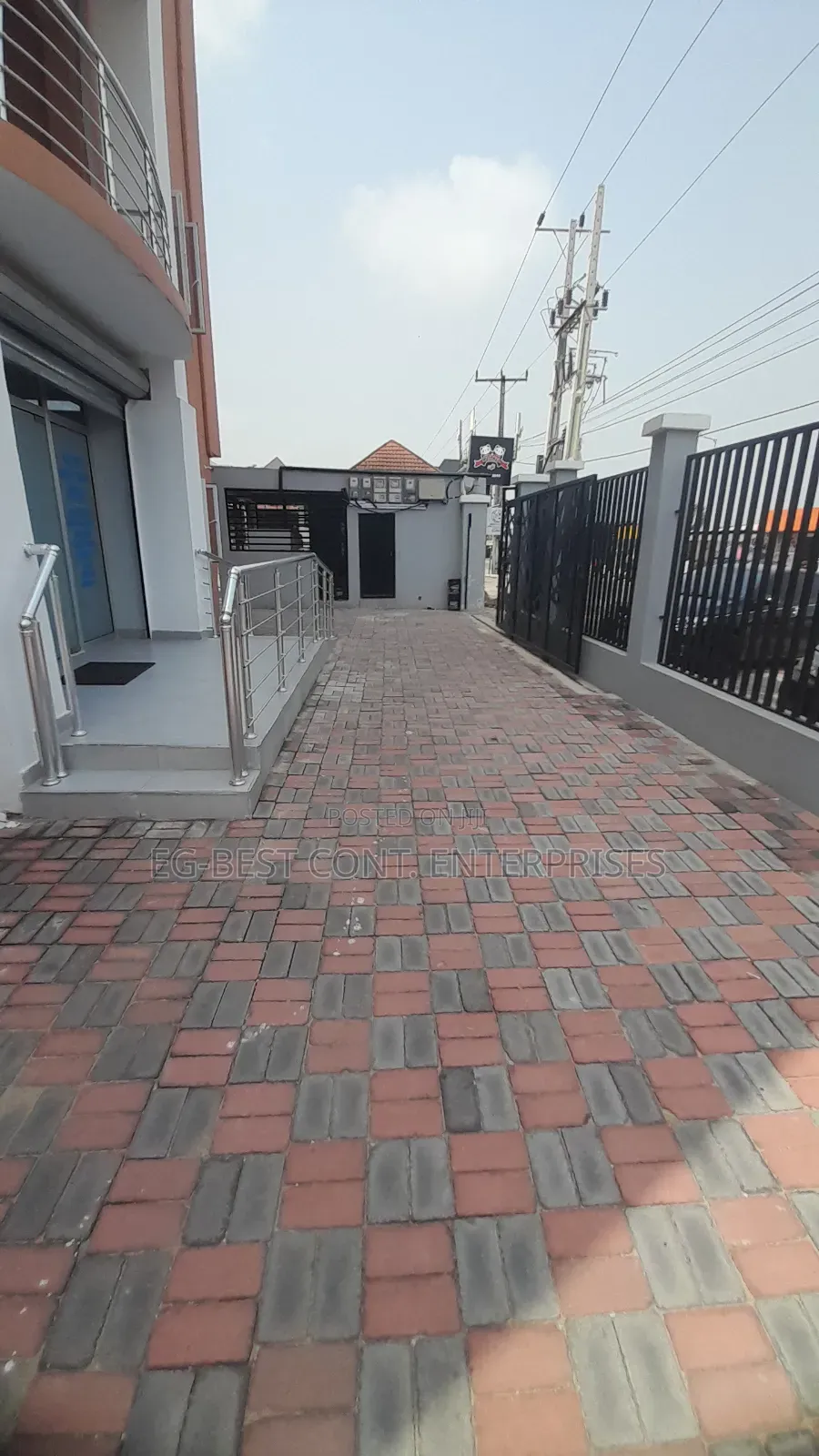 321sqm Commercial Property Space Available in Chevron