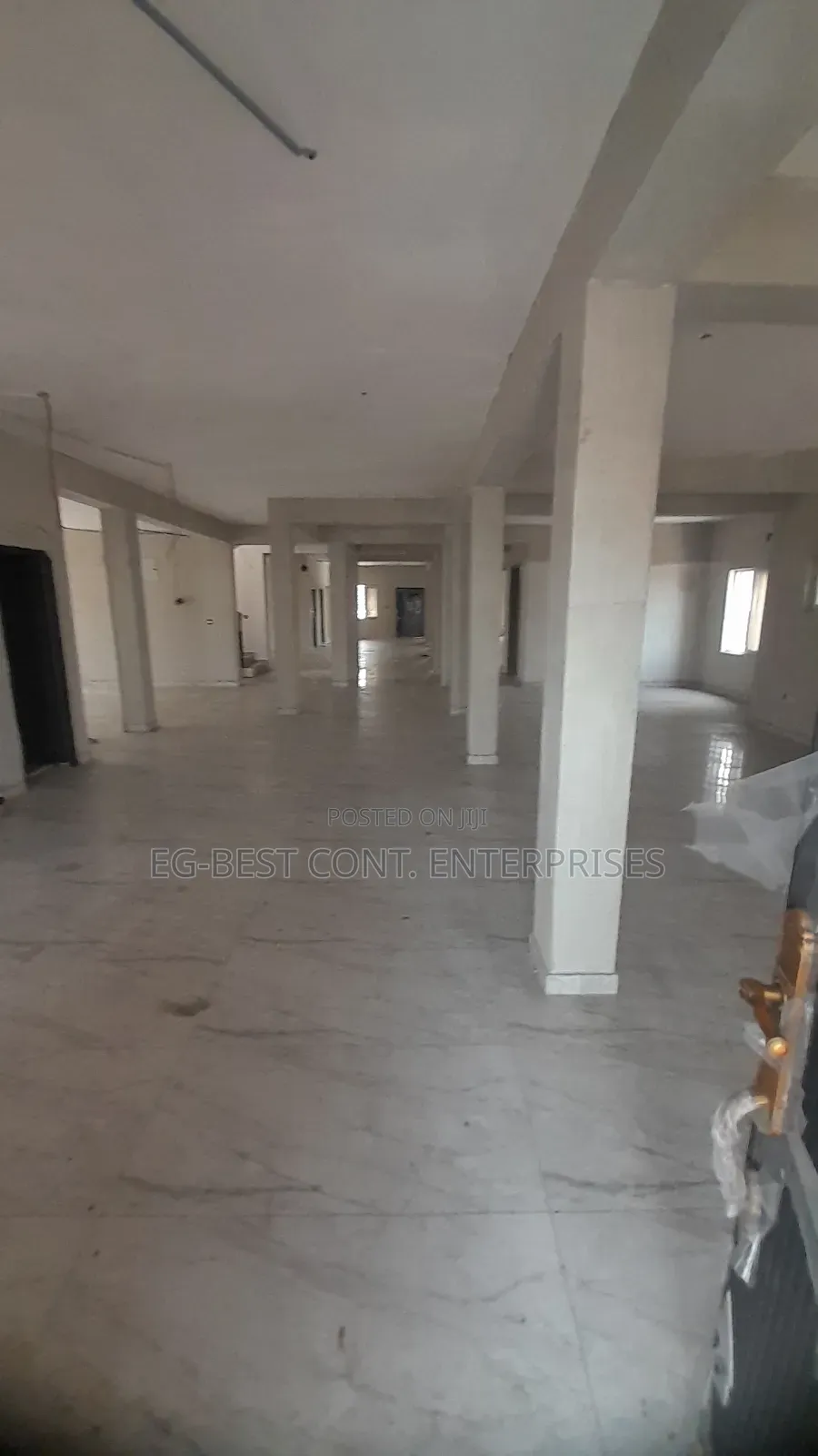 321sqm Commercial Property Space Available in Chevron