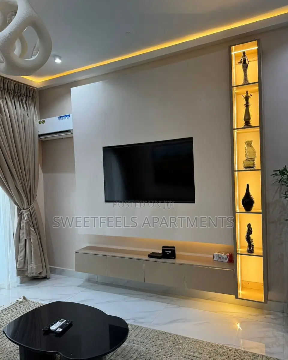 The Ritz Modernly Furnished and Spacious 1 Bedroom Apartment in Lekki Phase 1