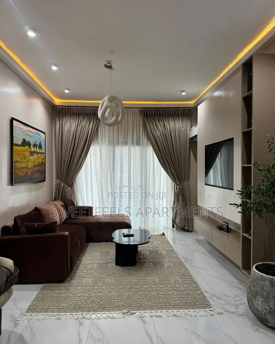The Ritz Modernly Furnished and Spacious 1 Bedroom Apartment in Lekki Phase 1