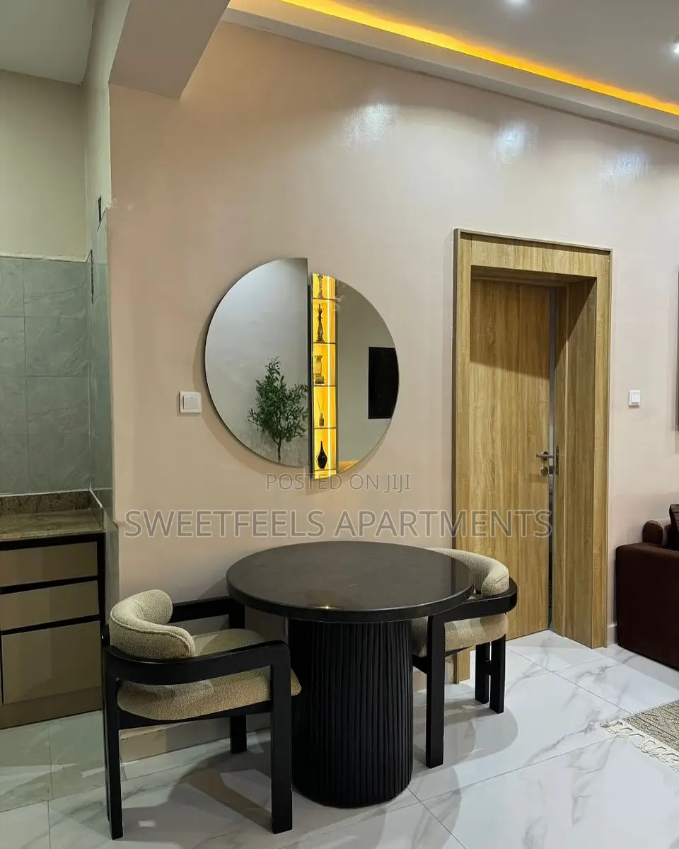 The Ritz Modernly Furnished and Spacious 1 Bedroom Apartment in Lekki Phase 1