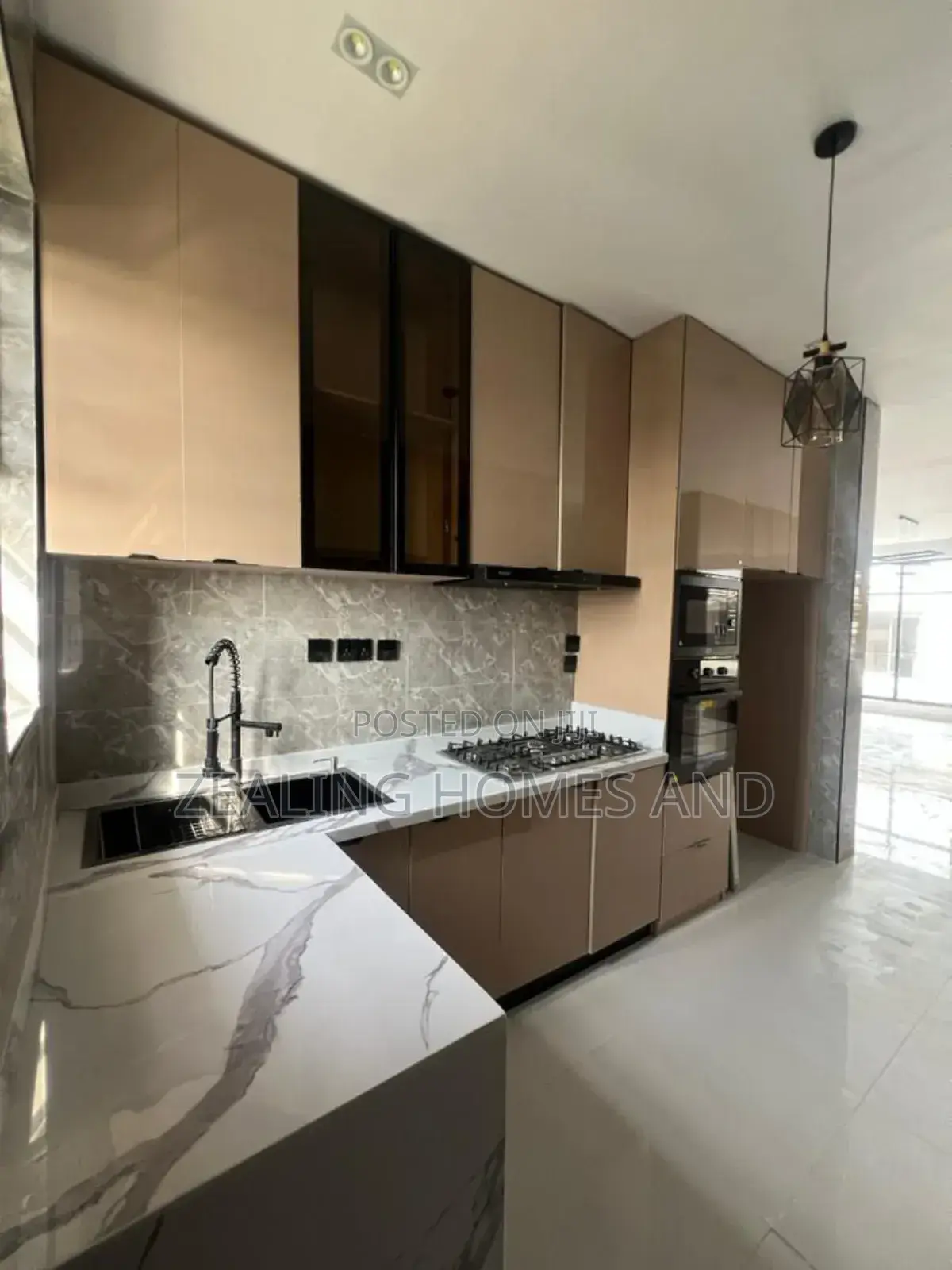Furnished 2bdrm Block of Flats in Ologolo Estate Lekki for sale in Ologolo