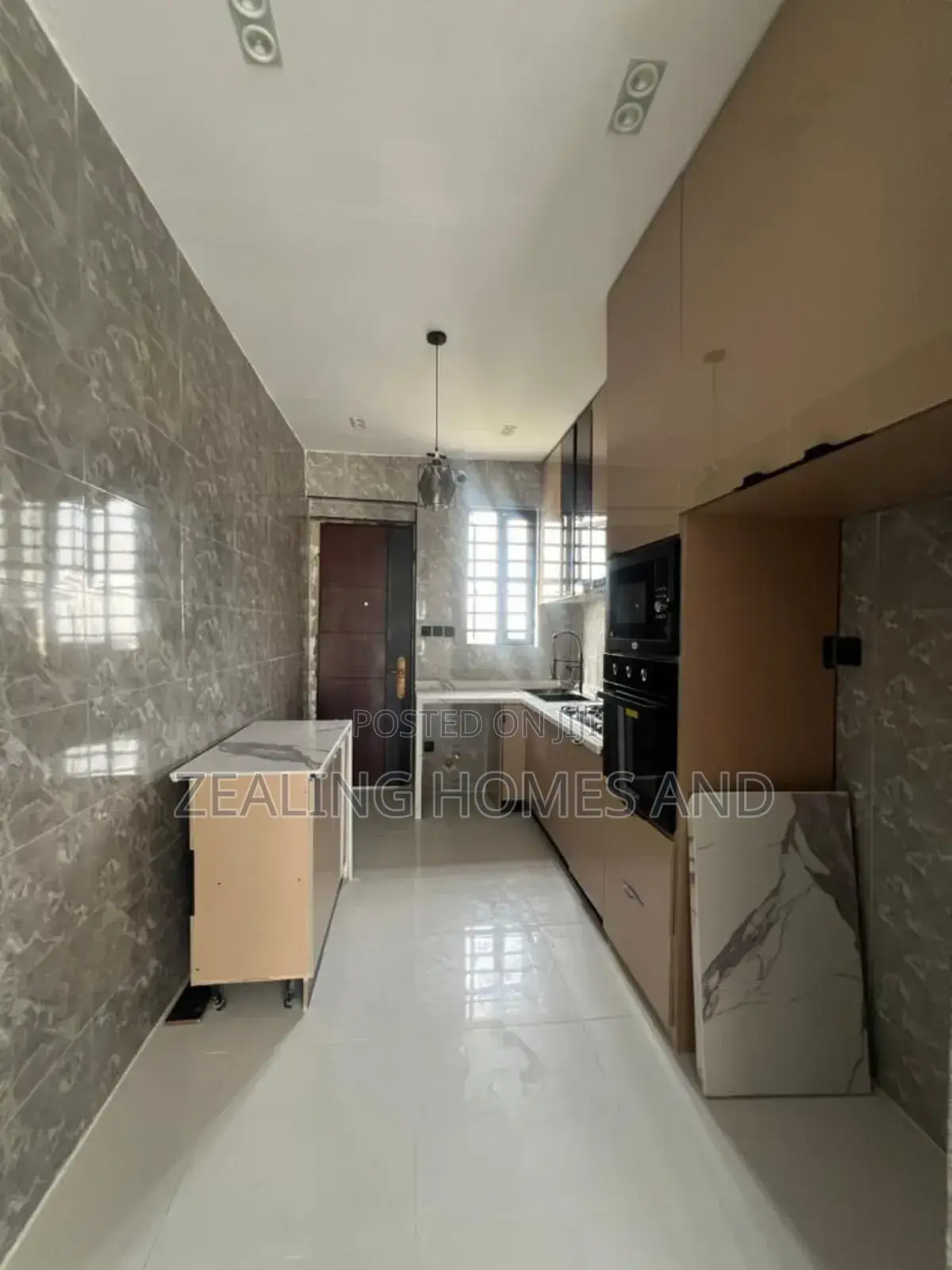 Furnished 2bdrm Block of Flats in Ologolo Estate Lekki for sale in Ologolo