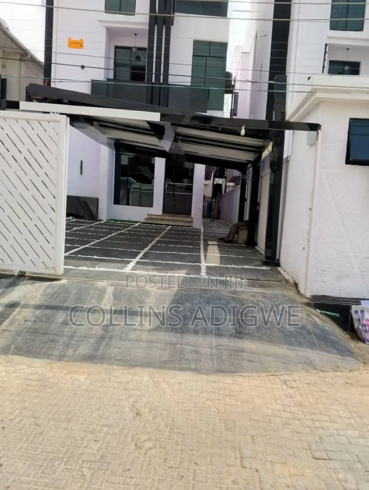 5bdrm Duplex in Before Round About, Chevron for sale in Chevron