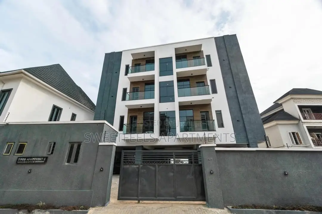 Alexa One Bedroom Apartment With Ps5 and Ceiling Mirror in Ologolo