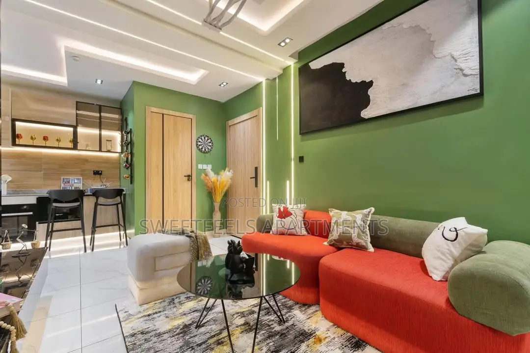 Alexa One Bedroom Apartment With Ps5 and Ceiling Mirror in Ologolo