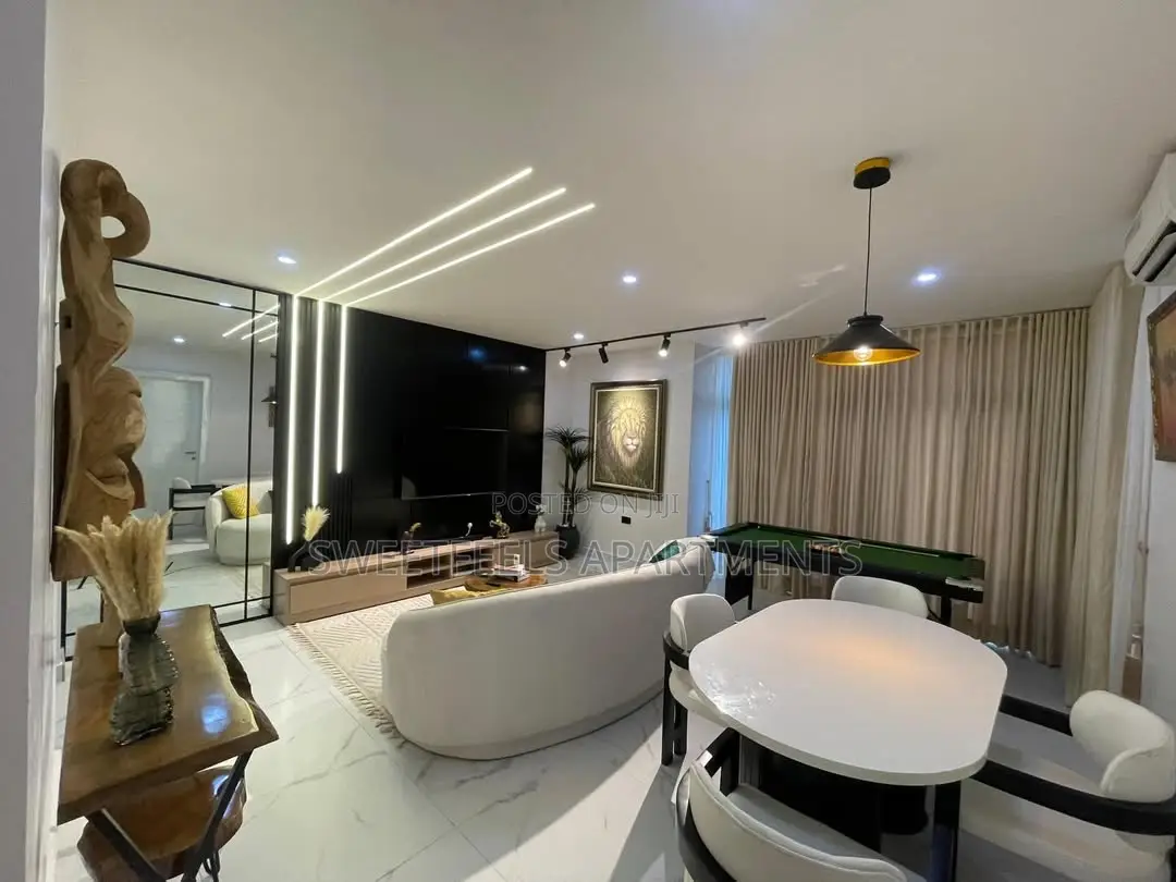 Cozy 1 Bedroom Apartment With Snooker Board, Swimming Pool in Lekki Phase 1