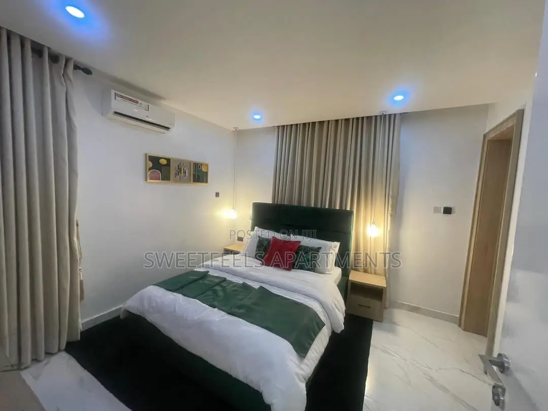 Cozy 1 Bedroom Apartment With Snooker Board, Swimming Pool in Lekki Phase 1