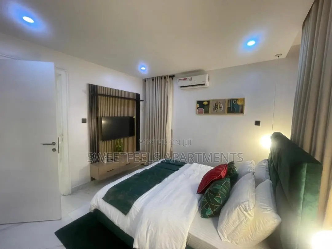 Cozy 1 Bedroom Apartment With Snooker Board, Swimming Pool in Lekki Phase 1