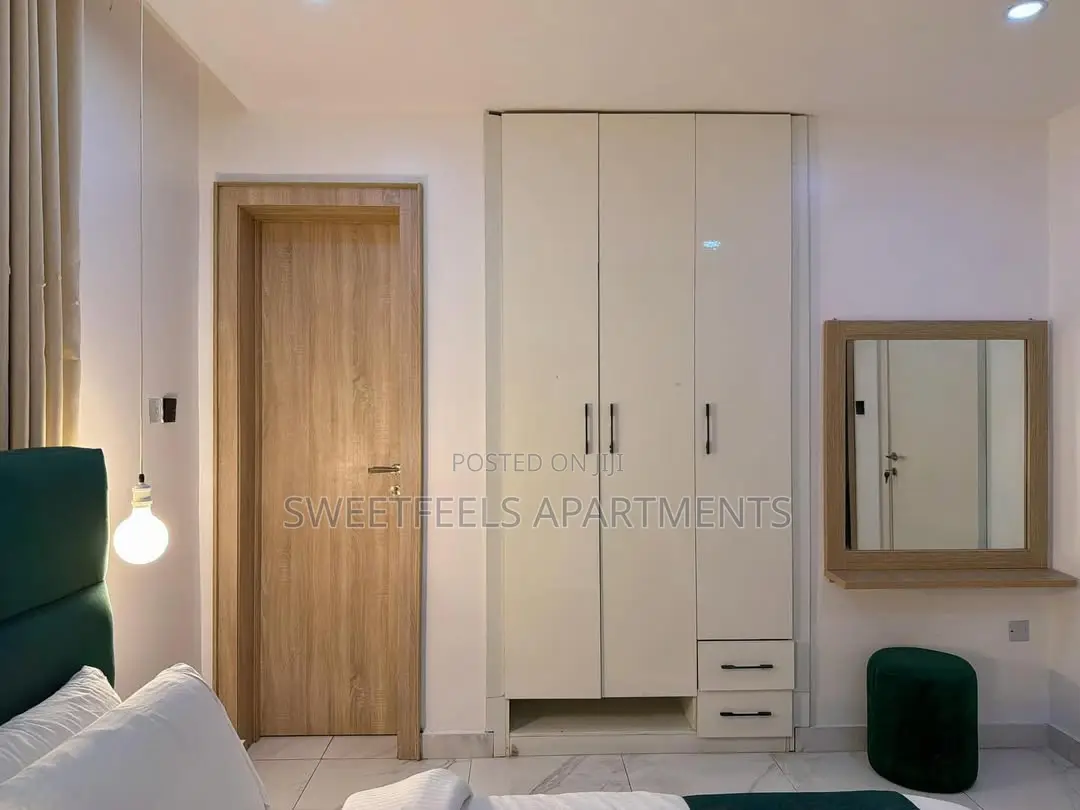 Cozy 1 Bedroom Apartment With Snooker Board, Swimming Pool in Lekki Phase 1