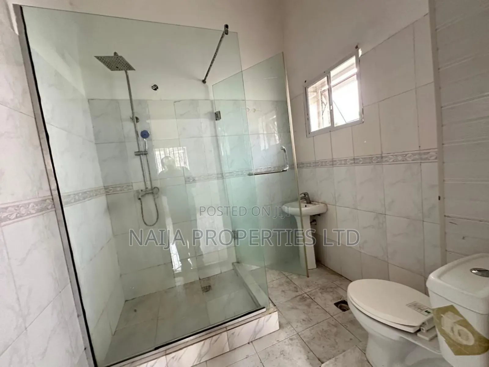 3bdrm Apartment in Opp. Vgc, Lekki for rent in Lekki