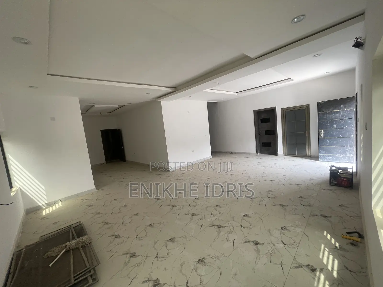 5bdrm Duplex in Rock, Sabon Lugbe for sale in Sabon Lugbe