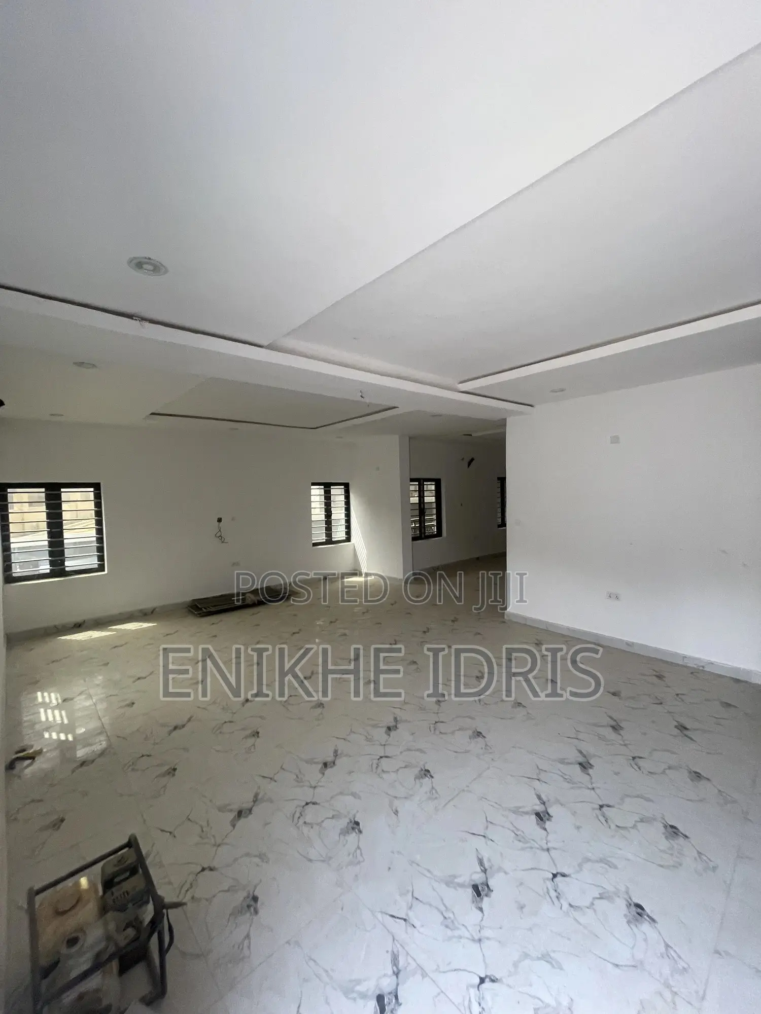 5bdrm Duplex in Rock, Sabon Lugbe for sale in Sabon Lugbe