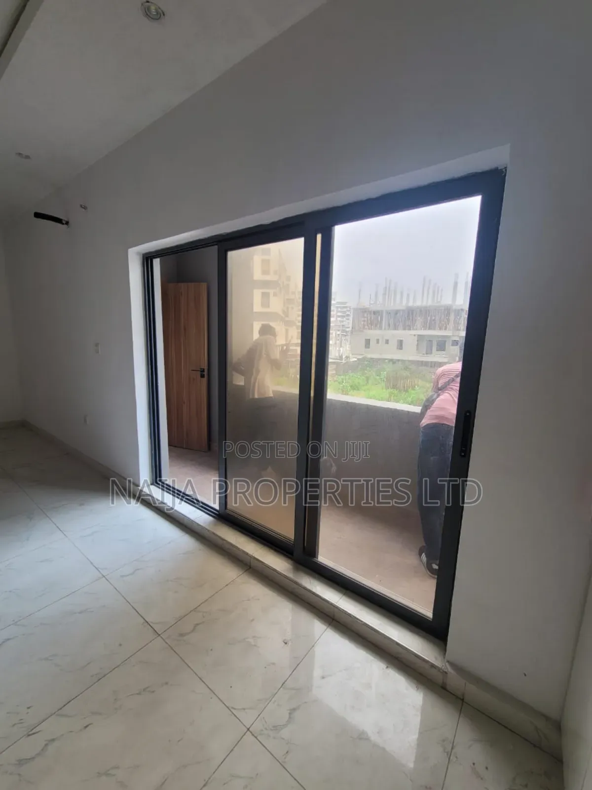 2bdrm Apartment in Off Freedom Way, Lekki Phase 1 for rent in Lekki Phase 1