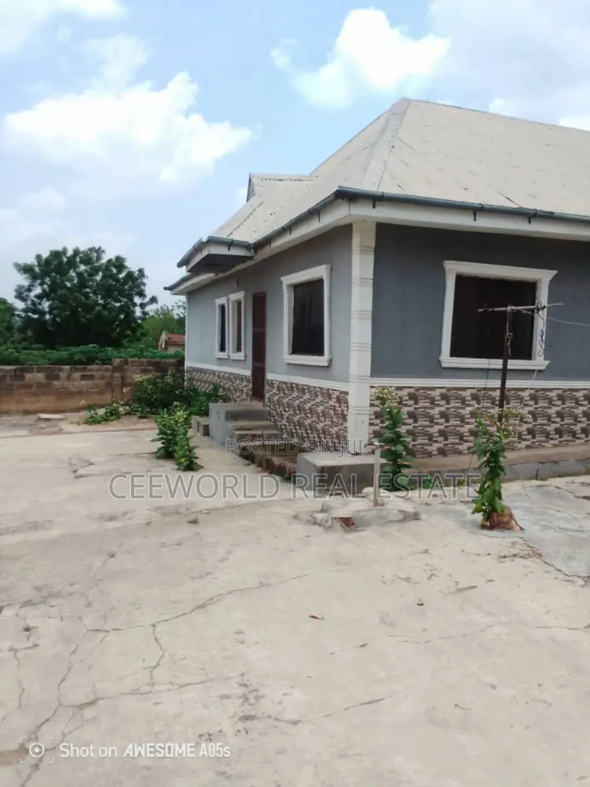 4bdrm Bungalow in Bcj Apata for sale in Apata