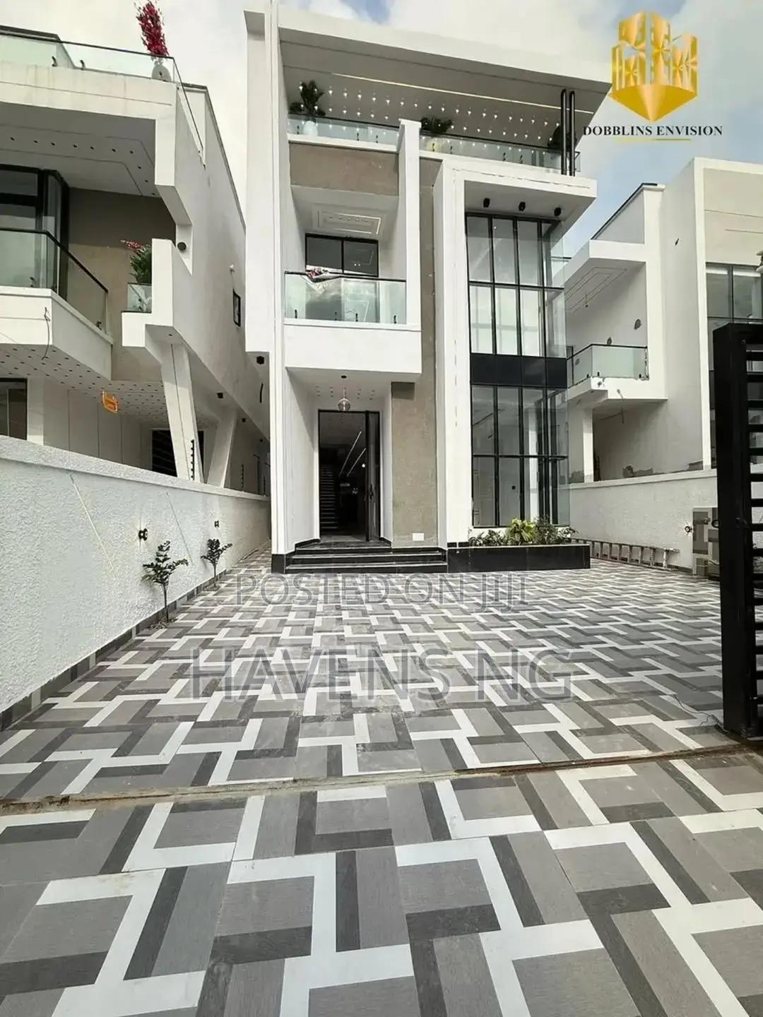 5bdrm Duplex in Lekki Phase 2 for sale in Lekki Phase 2