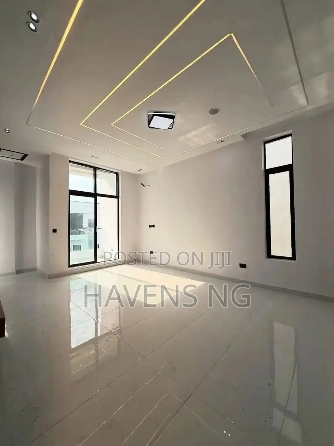 5bdrm Duplex in Lekki Phase 2 for sale in Lekki Phase 2
