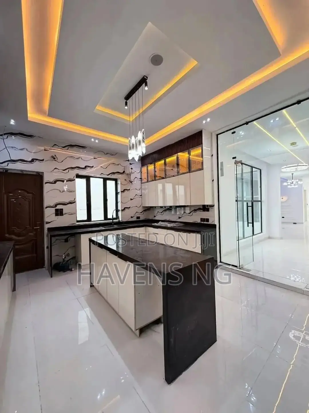 5bdrm Duplex in Lekki Phase 2 for sale in Lekki Phase 2