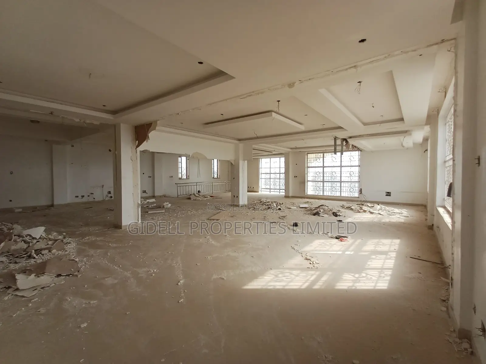 181sqm Space on the First Floor in a Strategic Location in Mabushi
