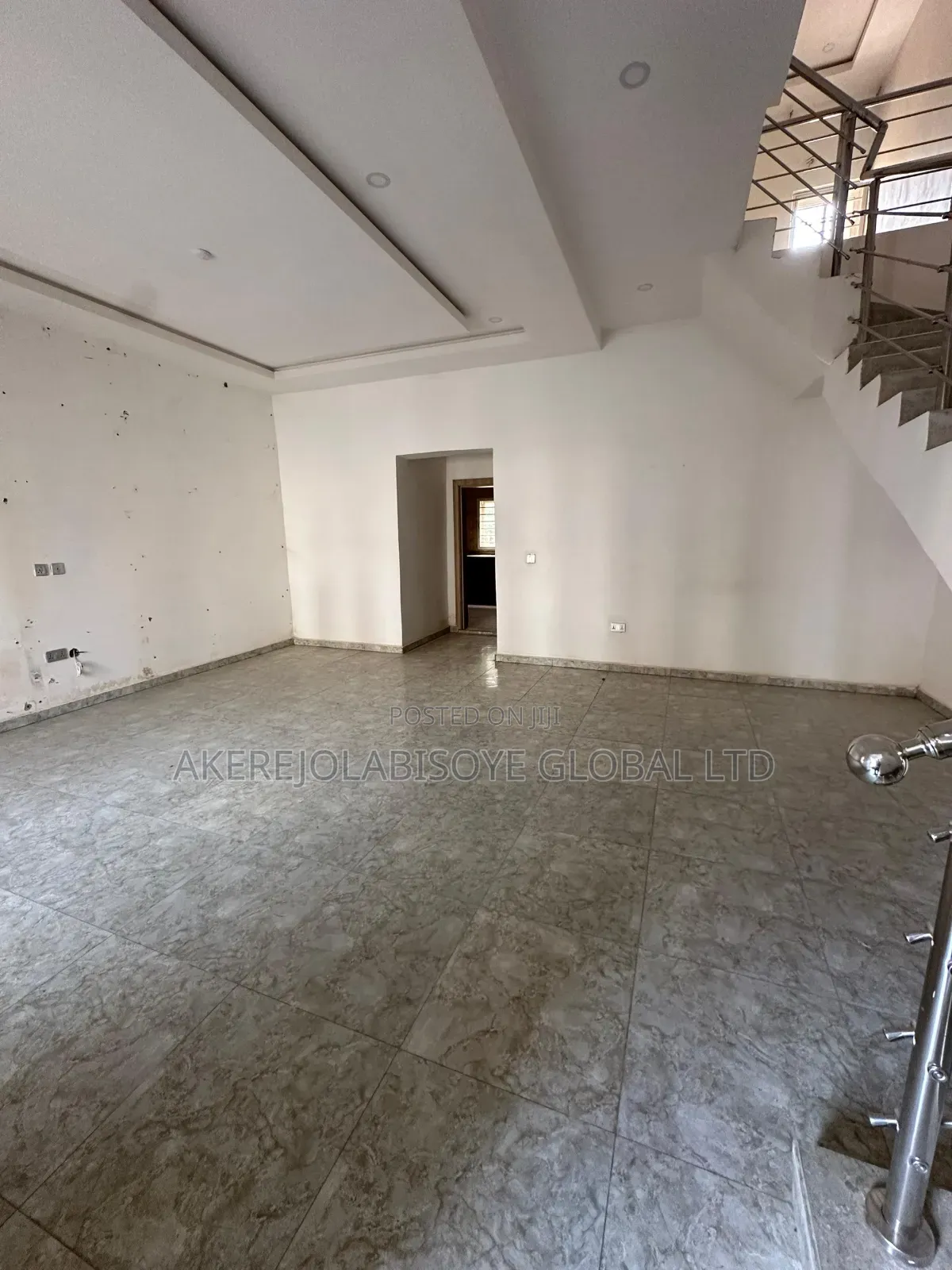 3bdrm Duplex in In An Estate for sale in Gwarinpa