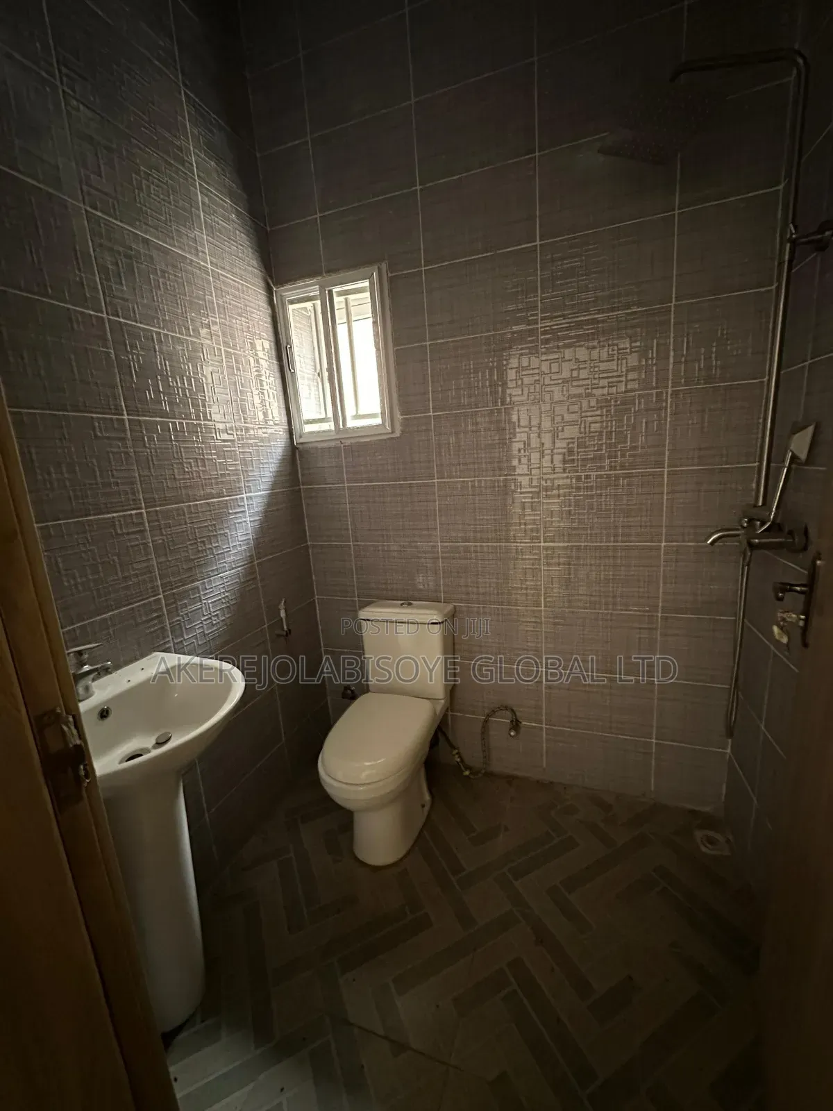 3bdrm Duplex in In An Estate for sale in Gwarinpa