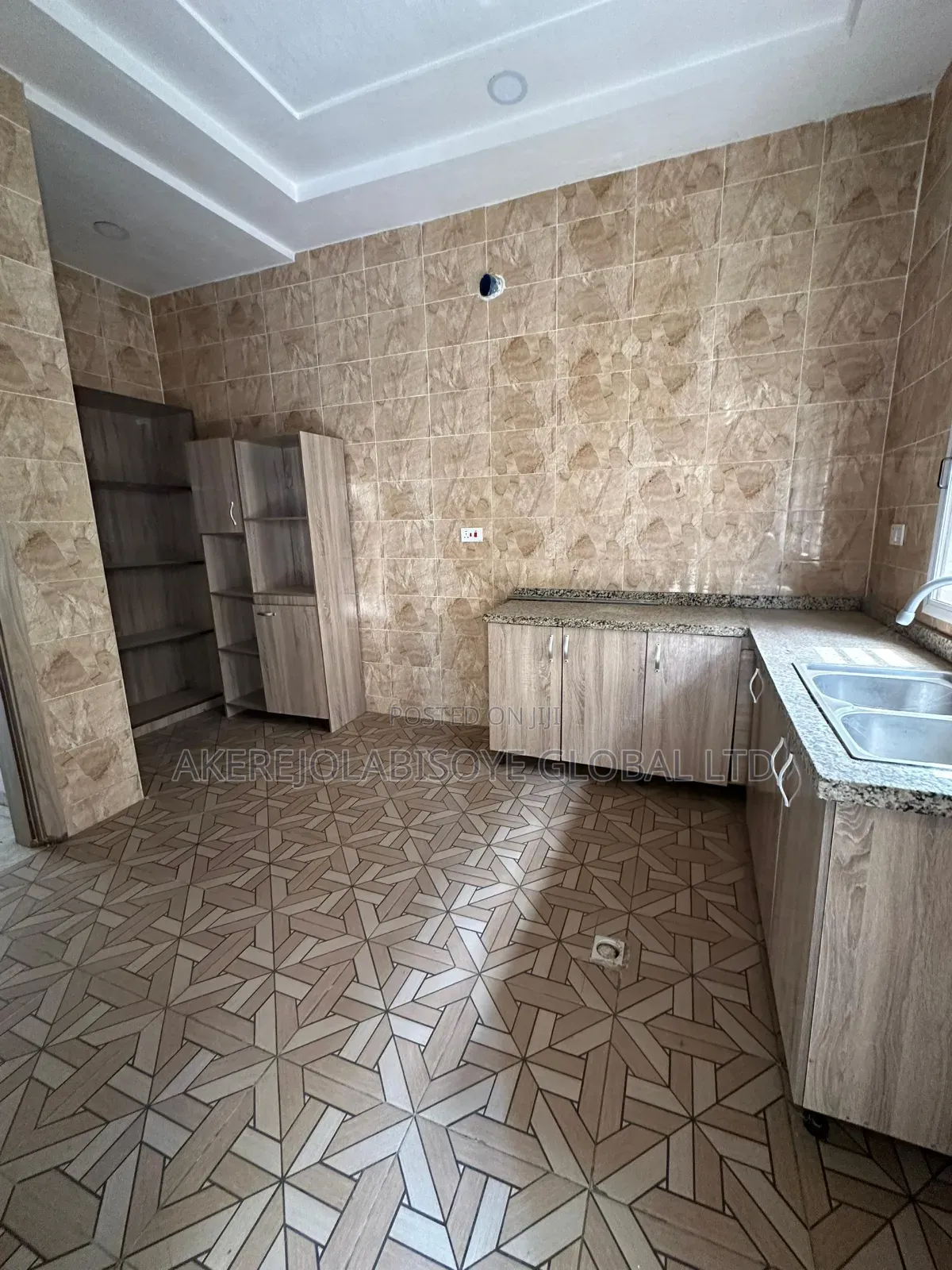 3bdrm Duplex in In An Estate for sale in Gwarinpa