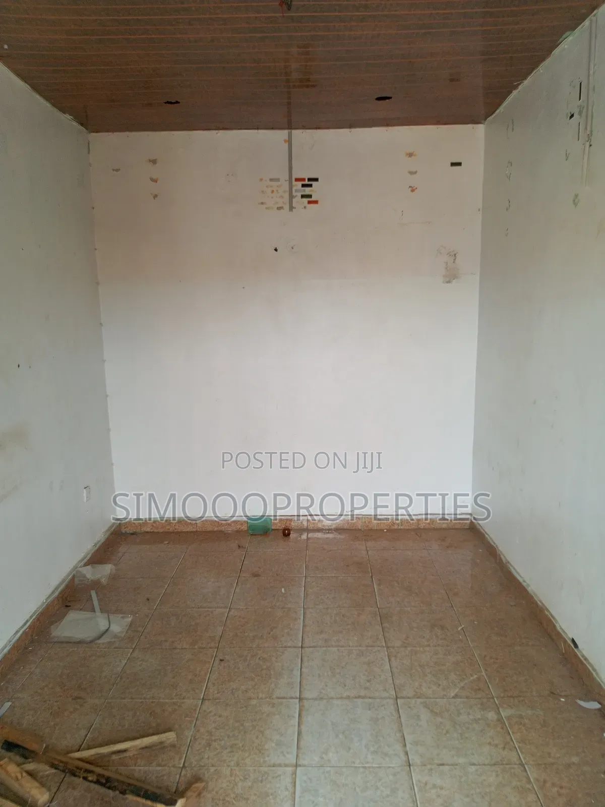 A Very Standard Shop for Rent at Lakowe School Gate Bus Stop in Lakowe