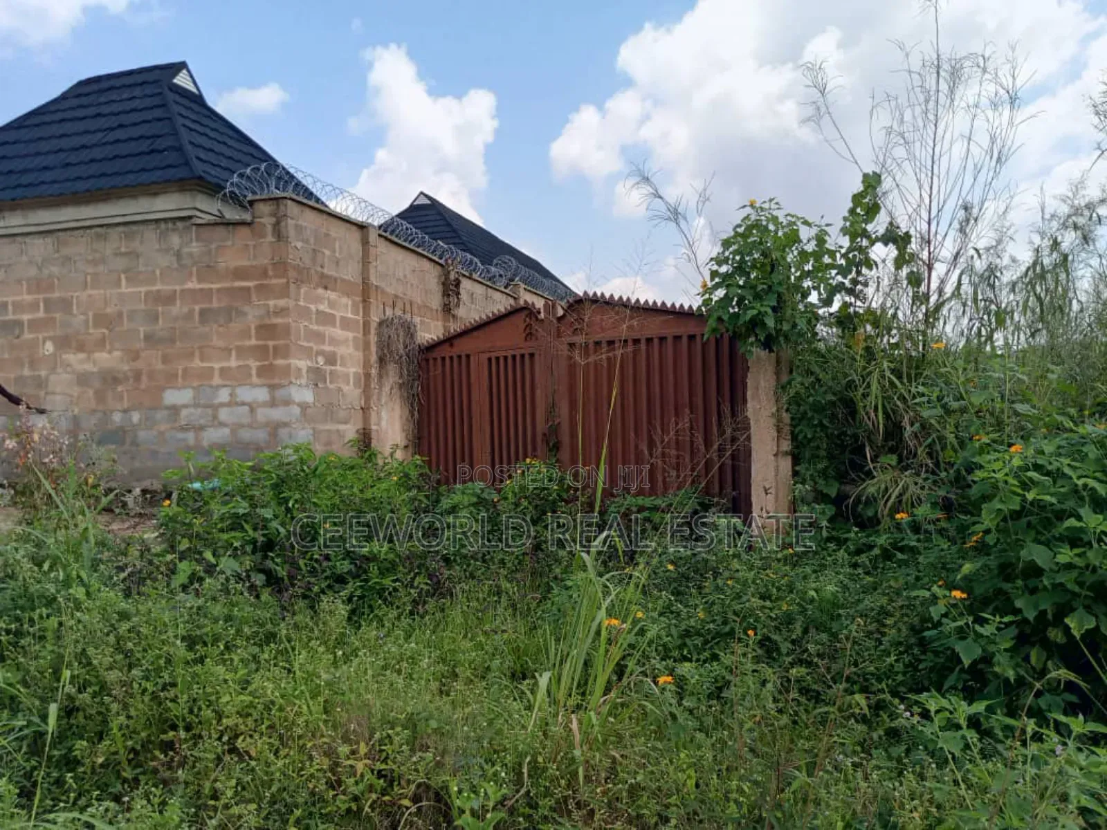 Well Fenced And Gated Land 1,463.236m2 At Idi Ishin, Jericho in Idishin