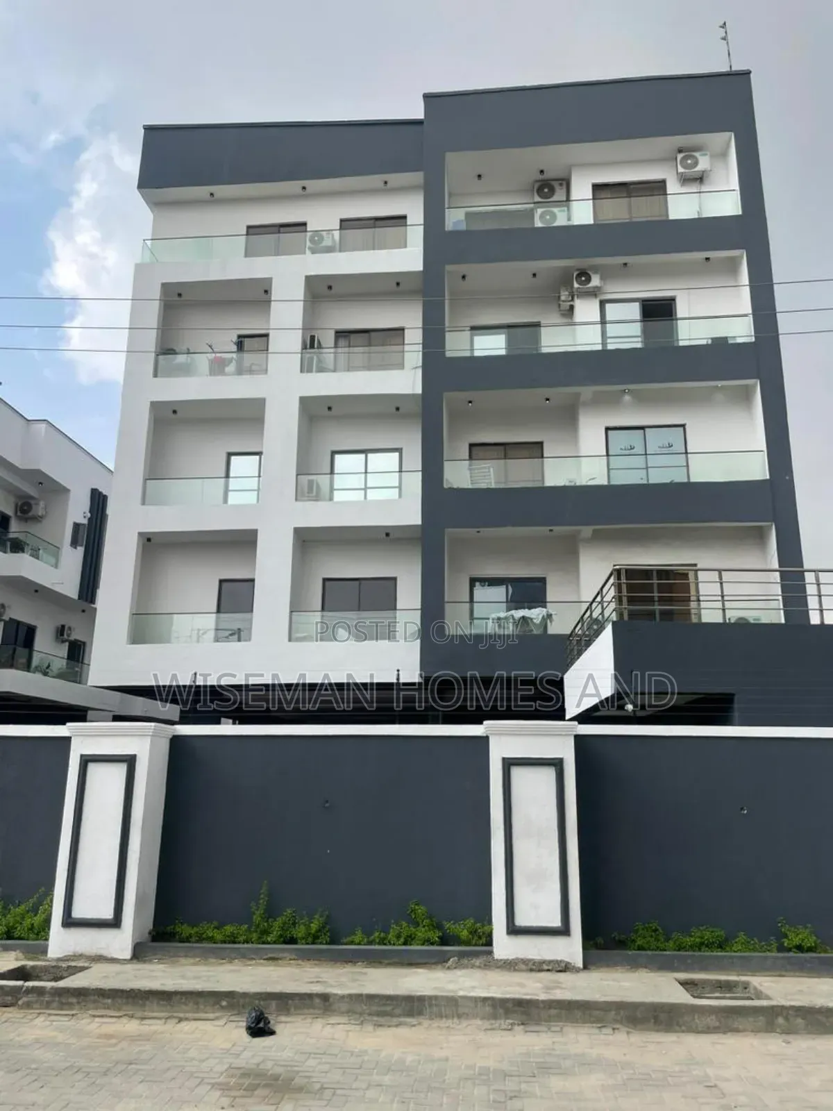 2bdrm Apartment in Ikate Right for sale in Ikate