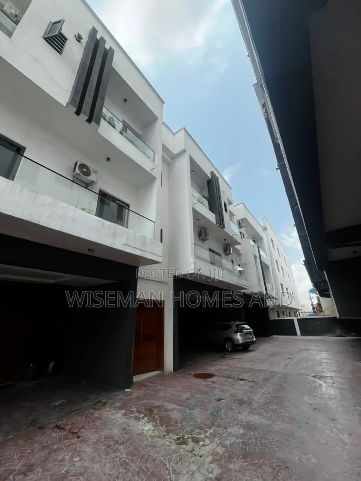 2bdrm Apartment in Ikate Right for sale in Ikate
