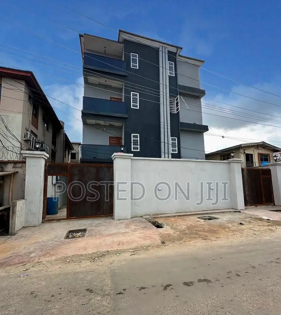2bdrm Apartment in Airport Road for sale in Airport Road / Ikeja