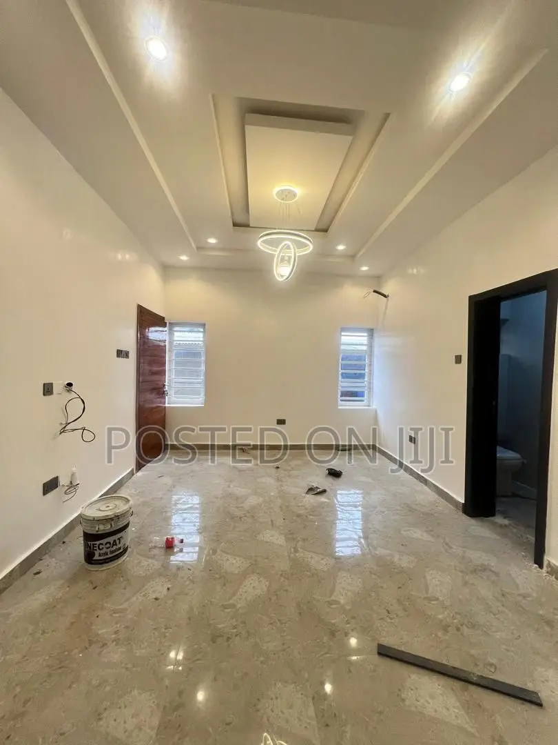 2bdrm Apartment in Airport Road for sale in Airport Road / Ikeja