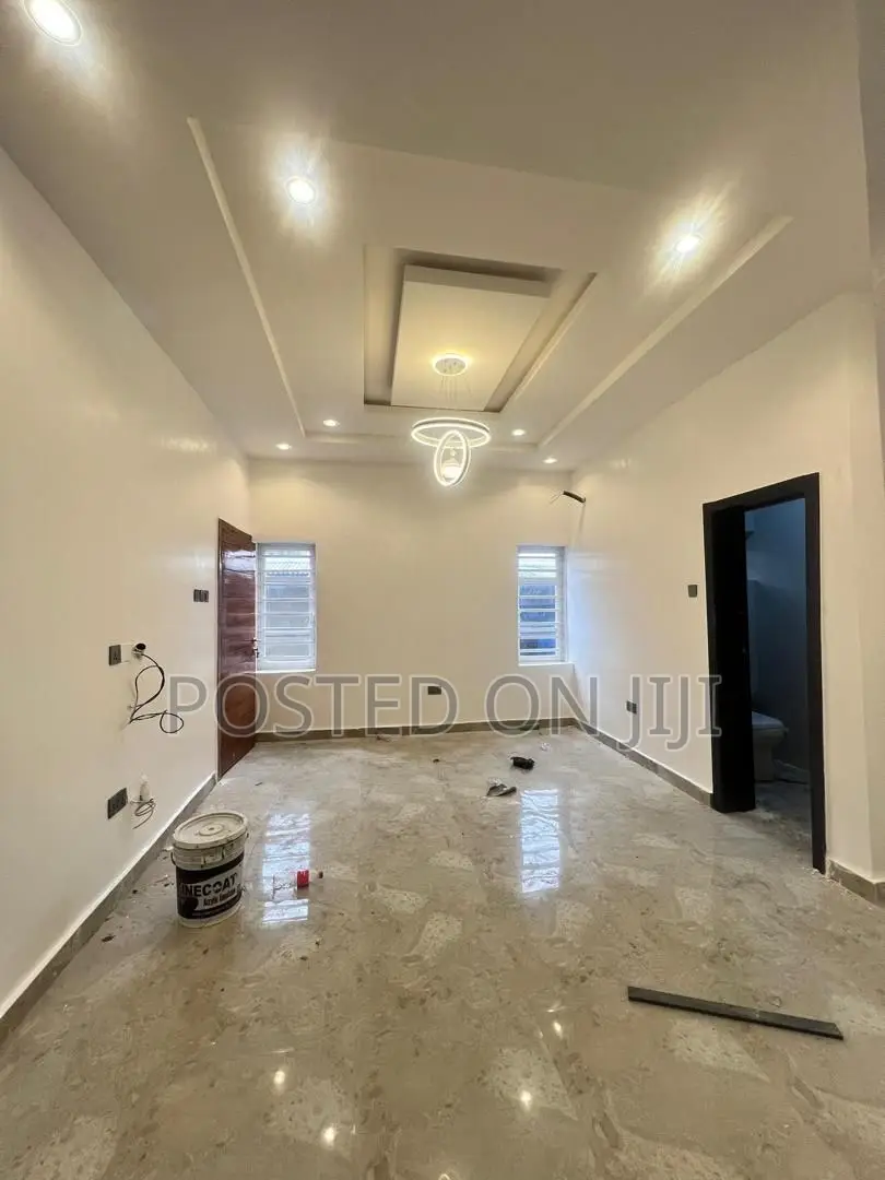 2bdrm Apartment in Airport Road for sale in Airport Road / Ikeja