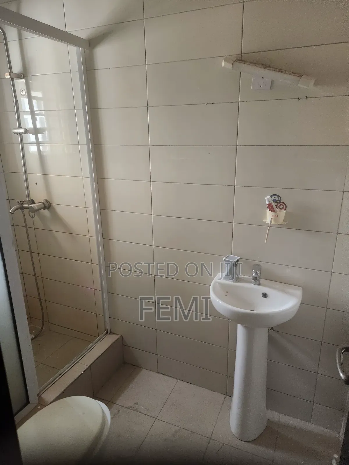 4bdrm Townhouse / Terrace in Creek Lane Estate, Agungi for rent in Agungi