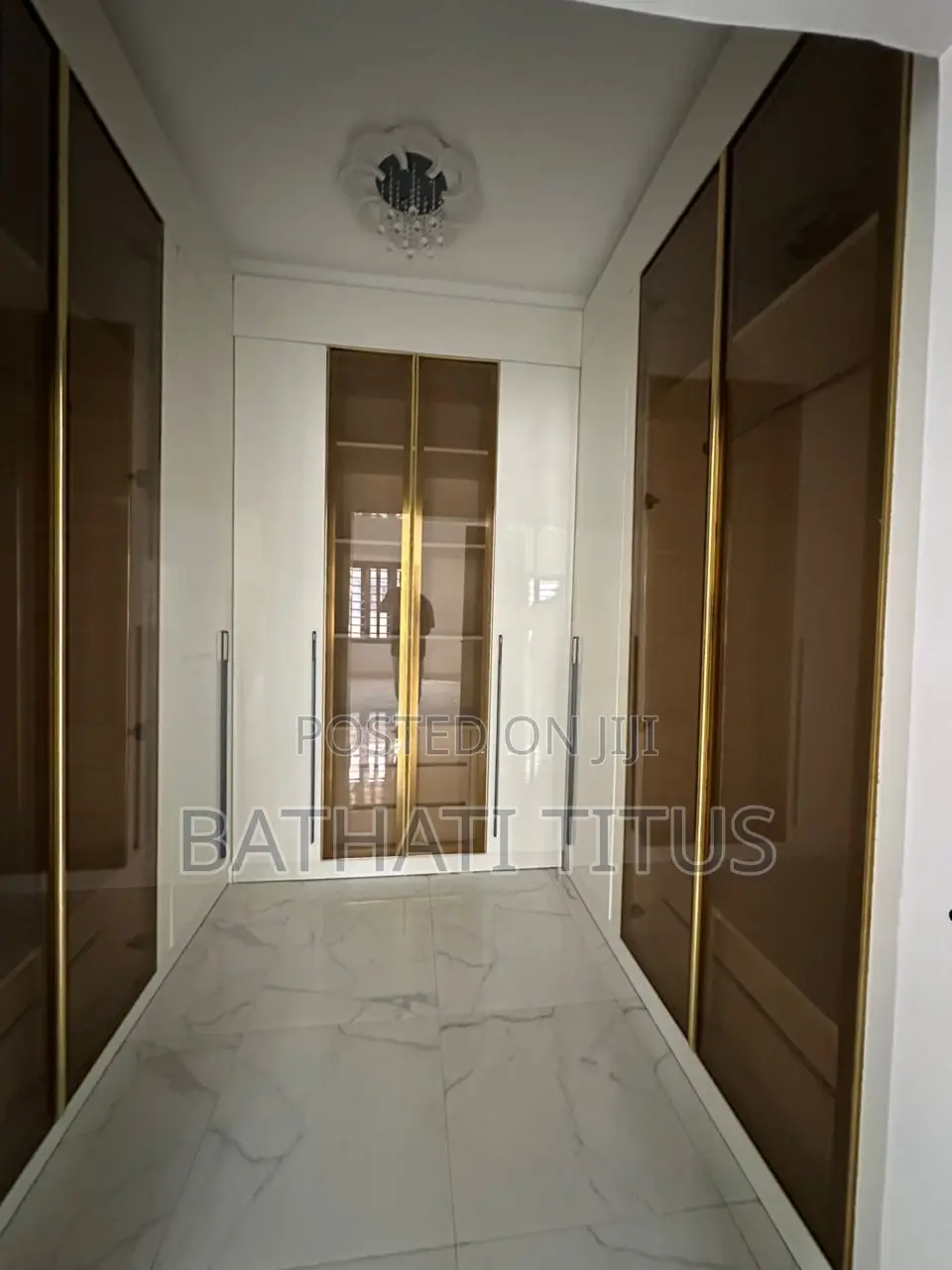 5bdrm Duplex in Life Camp for sale in Life Camp