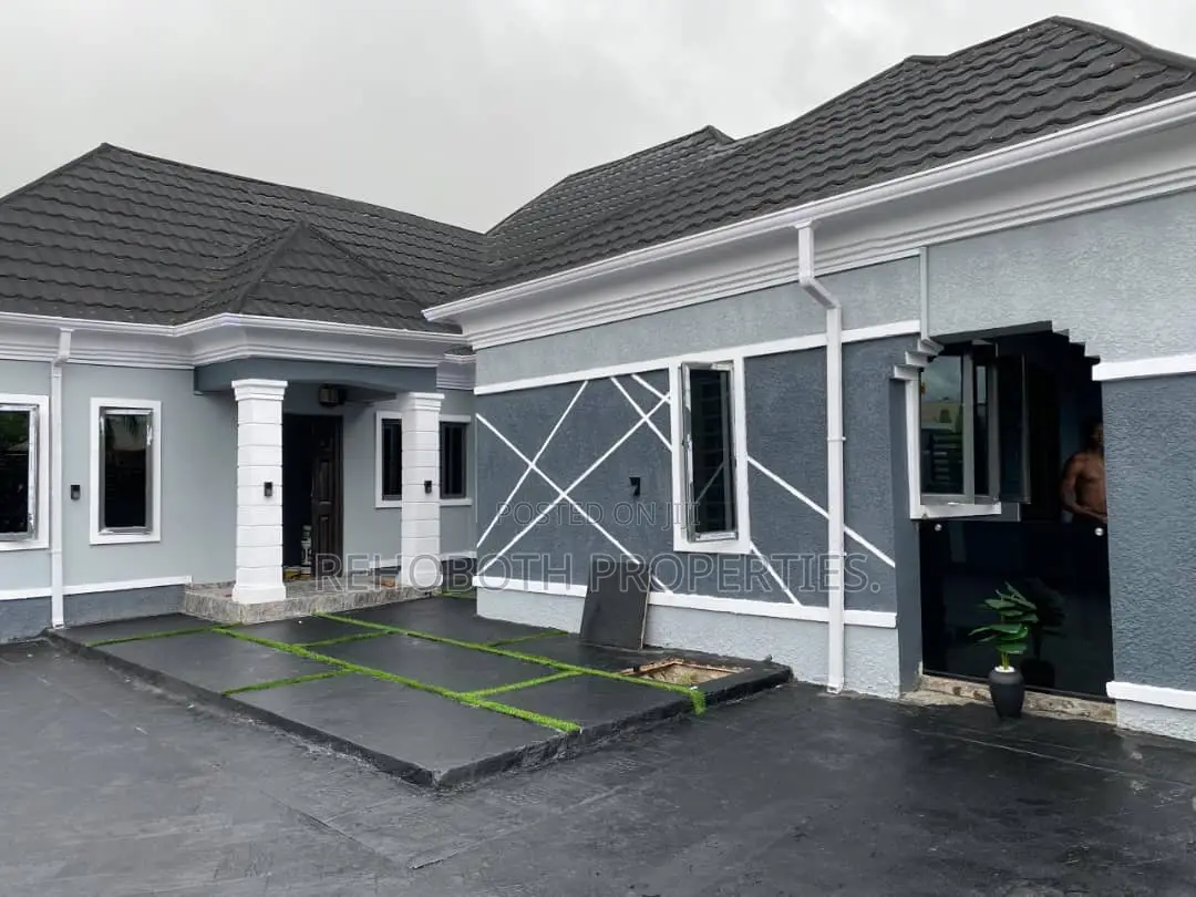 4bdrm Bungalow in Ateere, Akala Express for sale in Akala Express