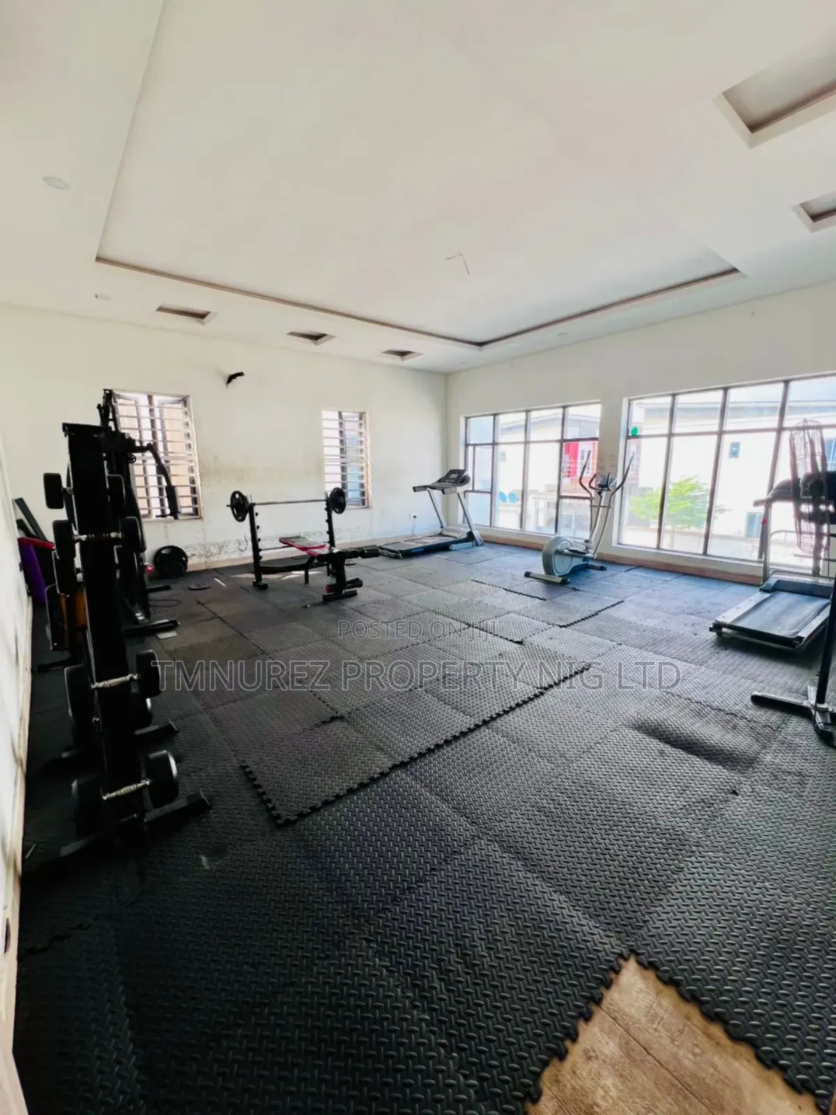 3bdrm Duplex in Orchild Road, Chevron for rent in Chevron