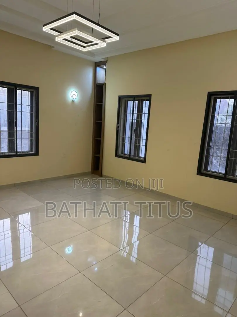 3bdrm Block of Flats in Durumi for sale in Durumi