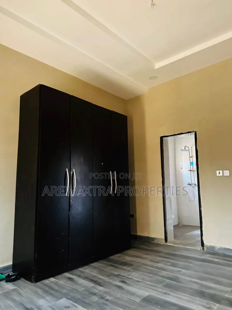 5bdrm Bungalow in Ayegoro Estate, Akobo for sale in Akobo