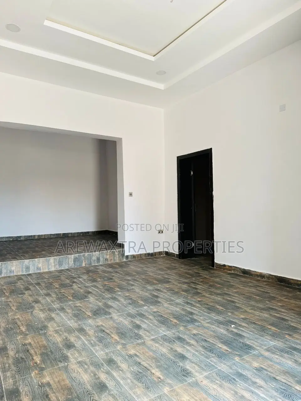 5bdrm Bungalow in Ayegoro Estate, Akobo for sale in Akobo