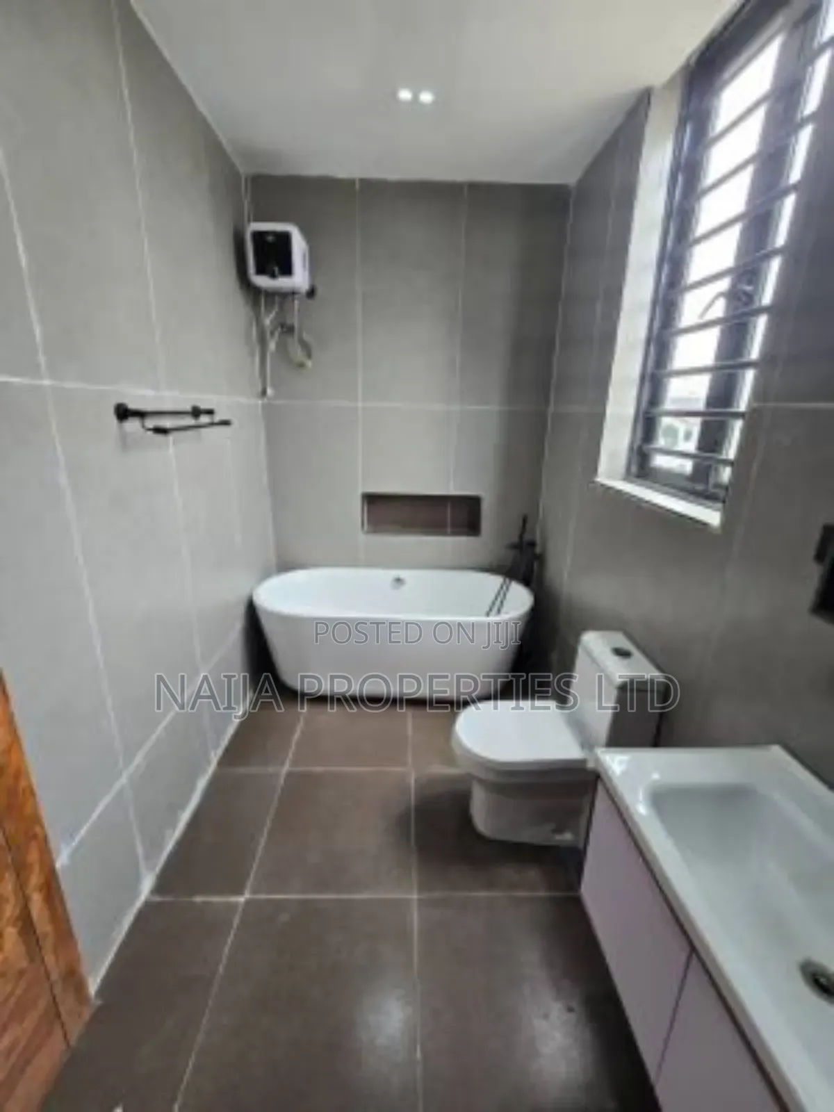 4bdrm Duplex in Lekki Phase 1 for sale in Lekki Phase 1