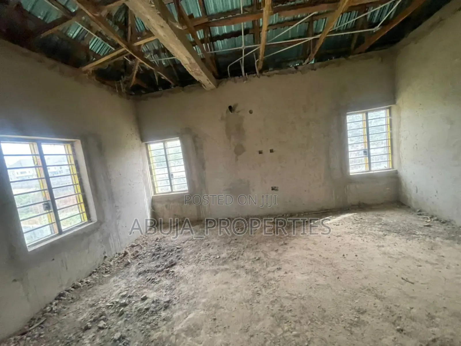 4bdrm Duplex in Lugbe District for sale in Lugbe District