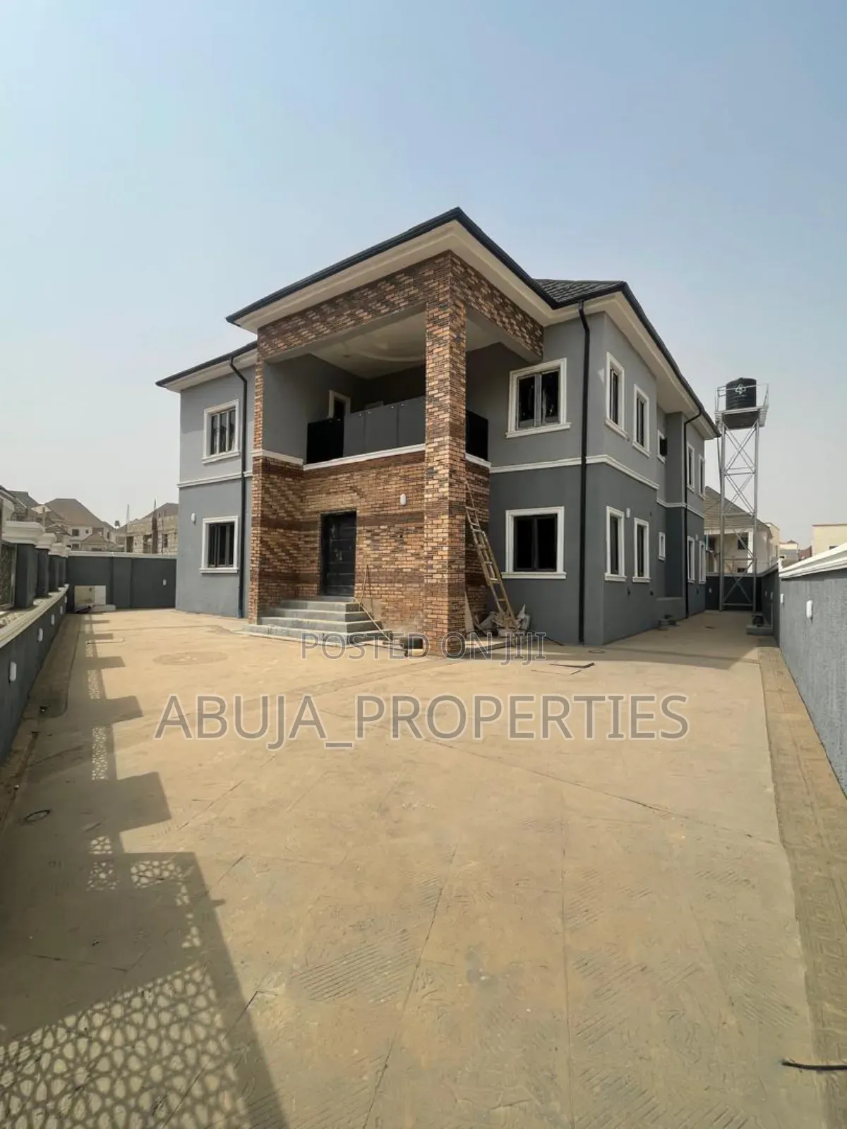 5bdrm Duplex in Lugbe District for sale in Lugbe District